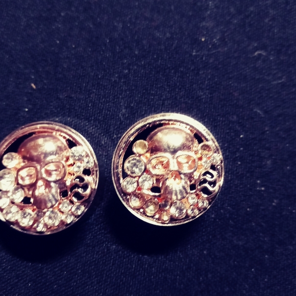 Diamond Skull Gauges - Picture 3 of 5